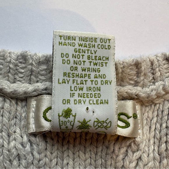 Orvis Women's Light Gray Cable Knit Cardigan Sweater Size Medium - Picture 3 of 7